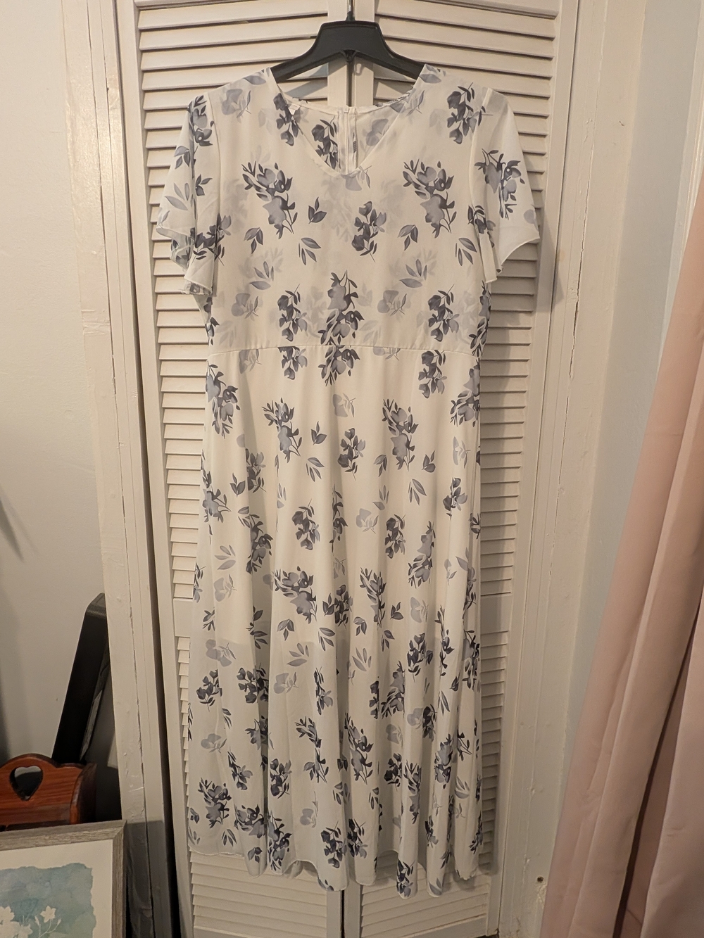 Women's White Floral Midi Dress - Elegant Short Sleeve